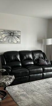 Grand appartement 4 1/2 semi-meublé (2 chambres), à louer - Photo 1