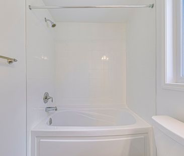 For Lease - 1365 William Halton Parkway, Oakville, Ontario - Photo 6