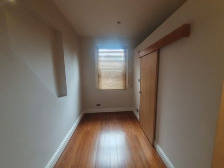 1 Bed Flat, Merton High Street, SW19 - Photo 2