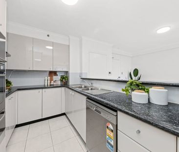 2 Bedroom Apartment in the Heart of Bondi Junction with Glimpses of... - Photo 5