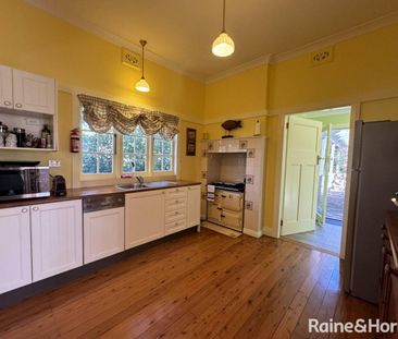 Charming Cottage for Rent in Bundanoon - Photo 4