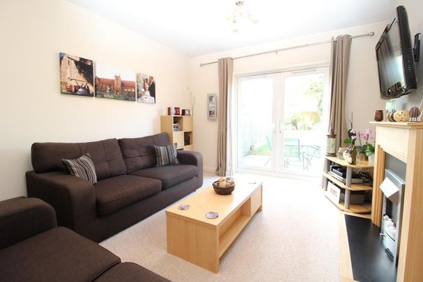 3 bedroom semi-detached house to rent - Photo 1