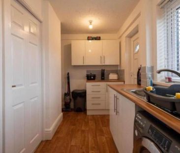 2 bedroom semi-detached house to rent - Photo 6