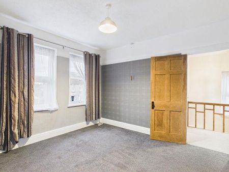 3 bedroom semi-detached house to rent - Photo 3