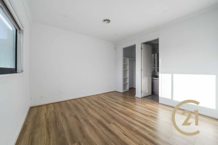 Live in Style - Photo 4