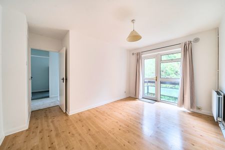 2 bed Apartment To Let - Photo 3