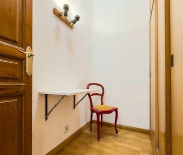 Spacious room with balcony, double bed and air conditioning in Gracia - Photo 3