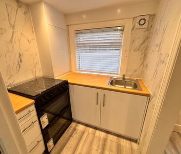 Room in a Shared House, Cargill Road, SW18 - Photo 2