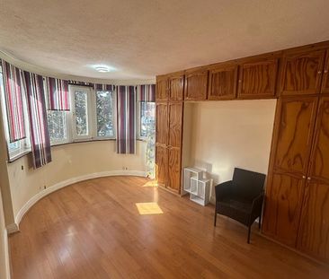3 Bed Terraced House, Waverley Road, HA2 - Photo 1