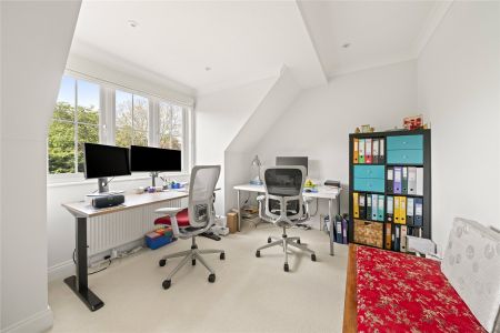 Woodfalls, Oakshade Road, KT22 - Photo 4