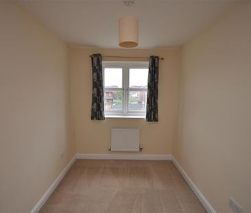 2 bedroom end of terrace house to rent - Photo 4