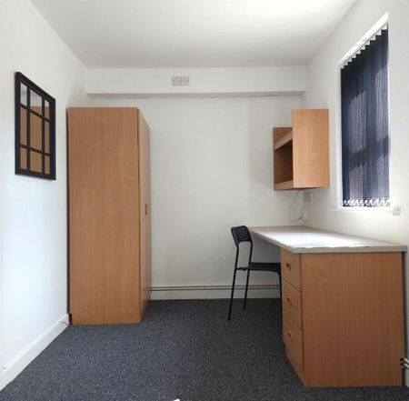 6 bedroom private hall to rent - Photo 4