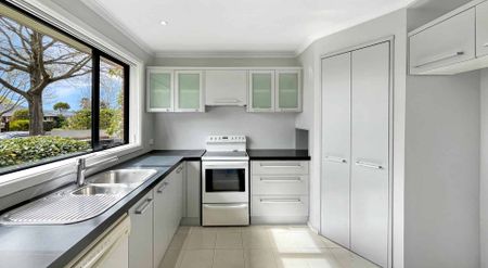 BURNSIDE - FAMILY HOME, FOUR BEDROOMS, DOUBLE GARAGE, BIG SECTION - Photo 3
