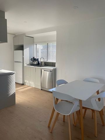 Newly renovated cottage with rural views - Photo 4