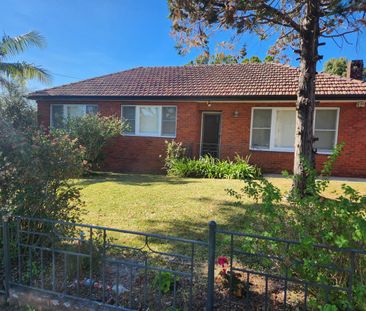 Three Bedroom Home Conveniently Located - Photo 3