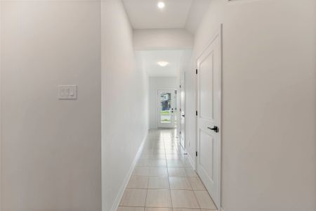 For Lease - 1010 Brian Good Avenue, Blossom Park - Airport and Area, Ontario - Photo 5