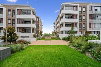 Luxury Living with Chatswood Convenience - Photo 4