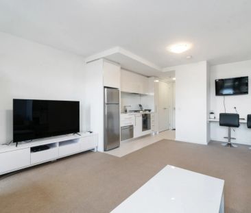 Furnished Studio Pad in the Heart of Fitzroy - Photo 2