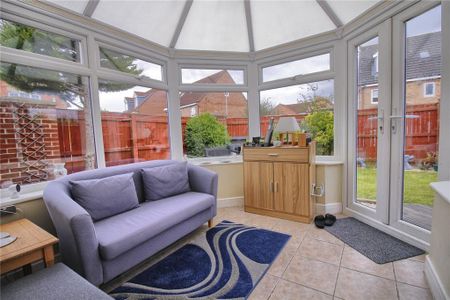 5 bedroom detached house to rent - Photo 2