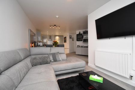2 bedroom flat to rent - Photo 2