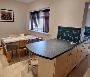 3 bedroom terraced house to rent - Photo 5