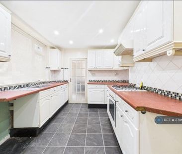 4 bedroom terraced house to rent - Photo 1