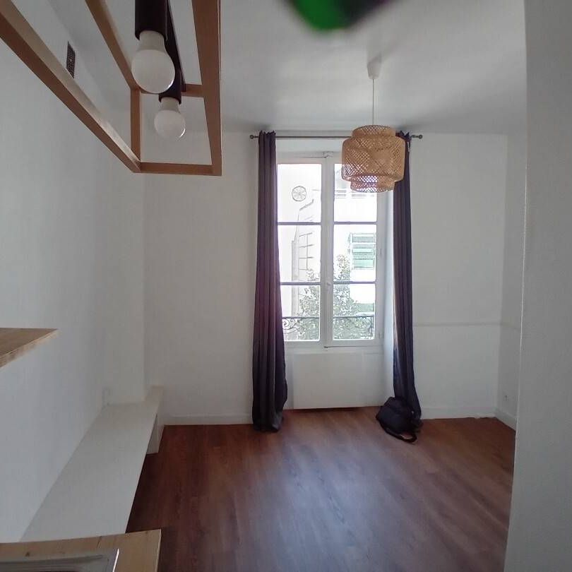 Loue appartement lumineux et calme - 18m² - Centre - Photo 1