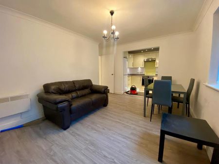 2 bedroom flat to rent - Photo 4