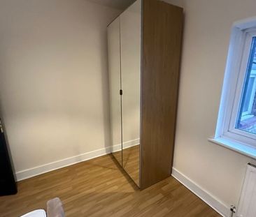 3 Bed Flat, Ealing Park Mansions, W5 - Photo 5