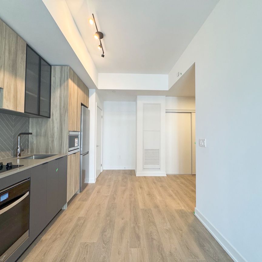 For Lease - 1037 The Queensway N/A Unit# 526, Toronto, Ontario - Photo 1