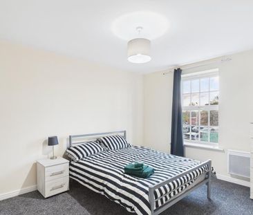 Alexandra House, Pillowell Drive - Photo 4