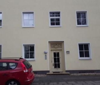 Blick in Grüne - Zentrale 1-Zimmer-Wohnung mit Balkon - Photo 1