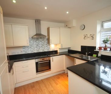 2 bedroom flat to rent - Photo 6