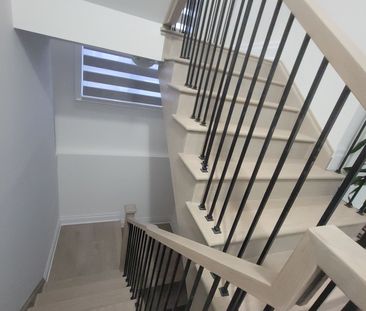 For Lease - 3253 Dove Drive, Oakville, Ontario - Photo 5