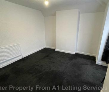 3 bedroom end of terrace house to rent - Photo 3