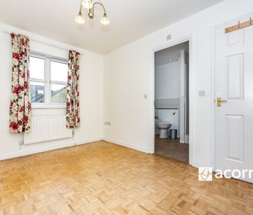 Terraced House to rent - Kingfisher Drive, Greenhithe, DA9 - Photo 3