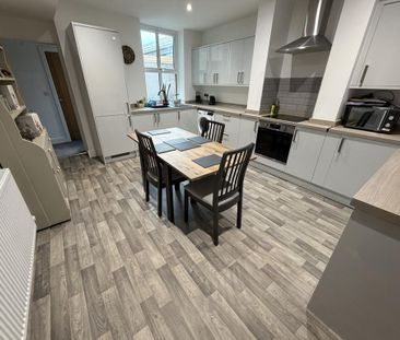 2 bedroom terraced house to rent - Photo 6