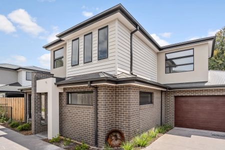 Unit 2/25 Belmont Road West, Croydon South. - Photo 4