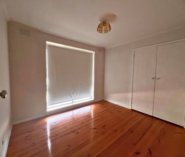 Large Family Home with Everything at Your Doorstep! - Photo 4