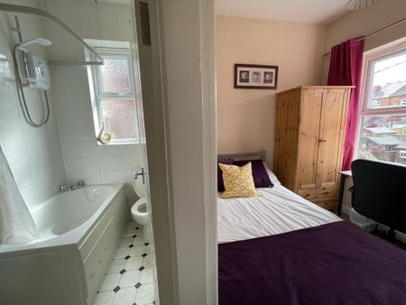 4 bedroom terraced house to rent - Photo 2