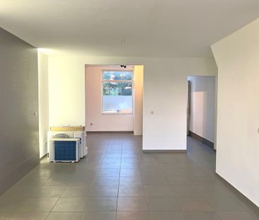 Woning met 3 slaapkamers en grote koer. - Foto 5