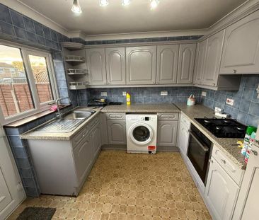 3 bedroom semi-detached house to rent - Photo 5