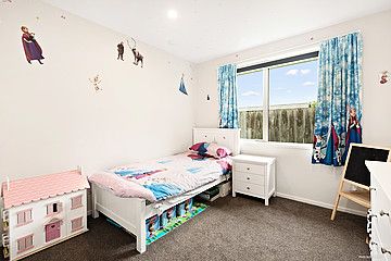 Waiuku - Modern Family Home - Photo 2