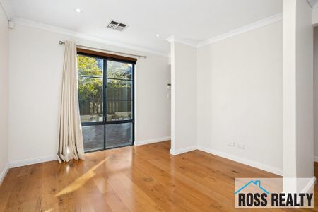 Spacious Home - Photo 4