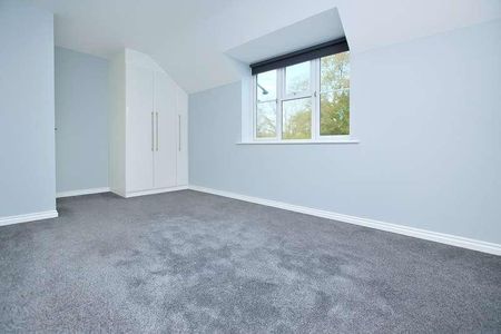 Kingswood Close, Camberley, Surrey, GU15 - Photo 4