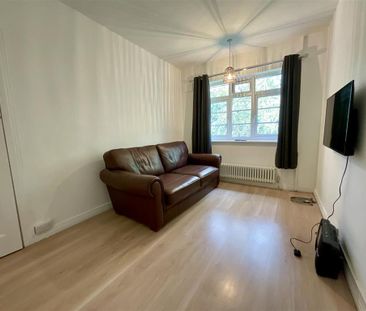 3 bedroom apartment to rent - Photo 4