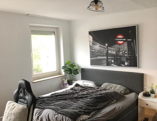 Schöne 2-Zimmer-Wohnung im Herzen von Cadolzburg – mit Einbauküche & Garage! - Foto 1