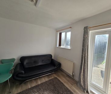 4 Bed Semi-Detached House, Wades Road, BS34 - Photo 1