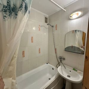 Spre inchiriere o garsoniera Piata Universitatii. - Fotografie 3