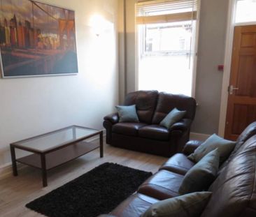 5 Bed - 28 Walmsley Road, Hyde Park, Leeds - LS6 1NG - Student - Photo 1